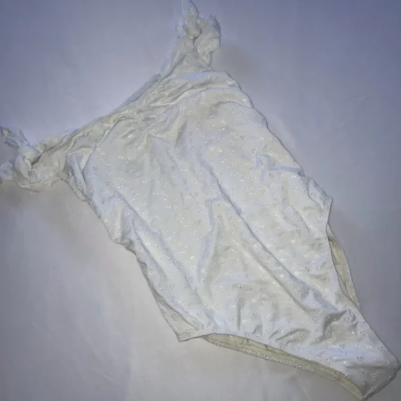 Dippin Daisys Eyelet One Piece Off Shoulder - Picture 5 of 7